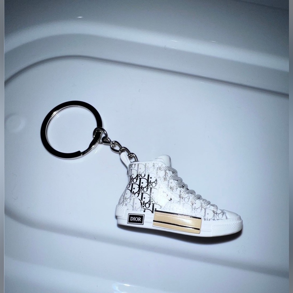Various Luxury Keyholders,see pics - Picture 2 of 16